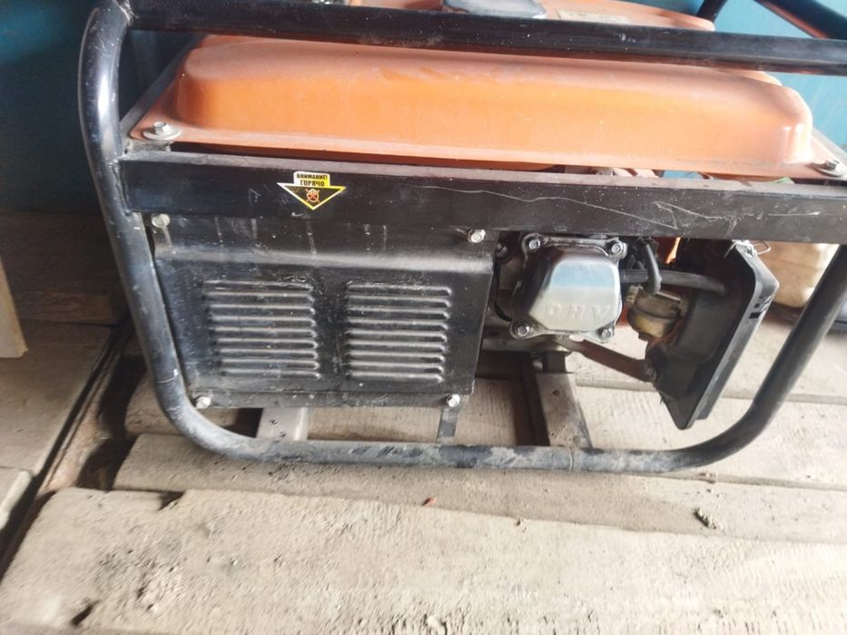 Бензиновый генератор