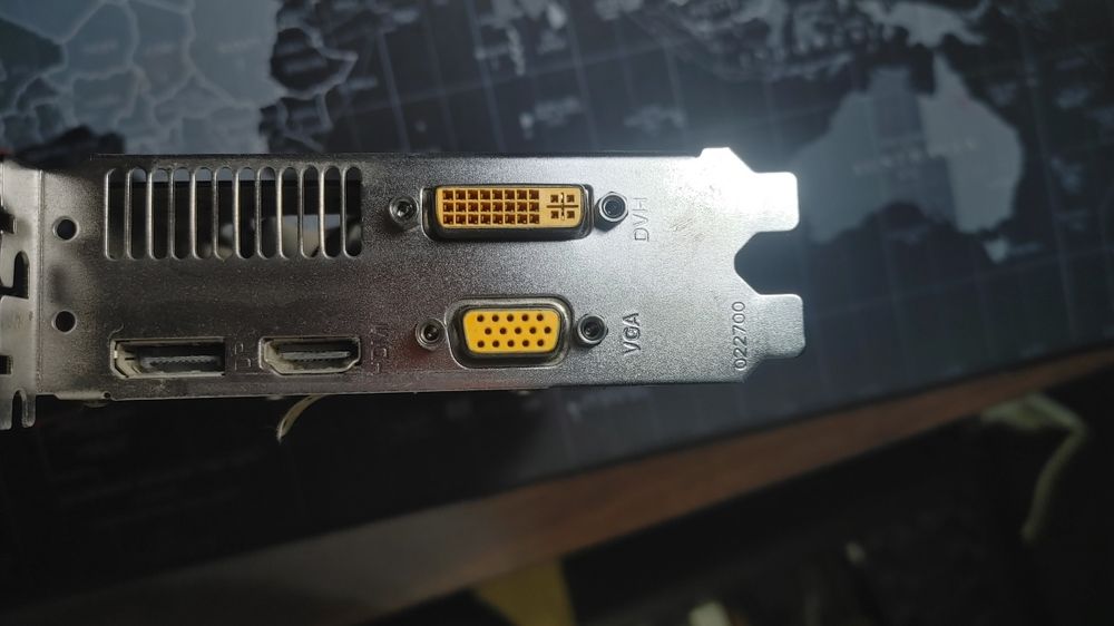 Видеокарта GTX550 TI 1gb