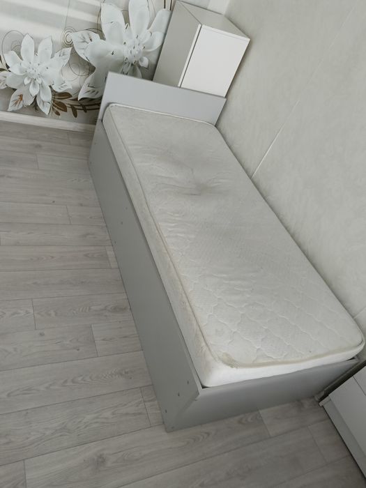 Продам кровать подростковую