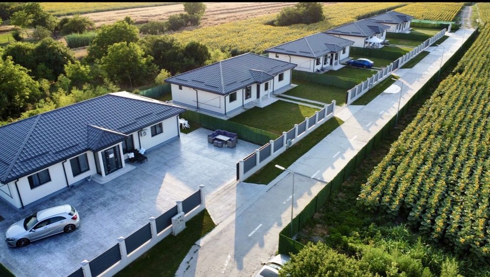 Casa  modernă de vânzare pregatita de mutare .