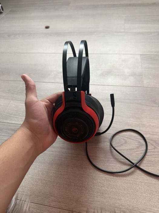 căști de gaming cu leduri