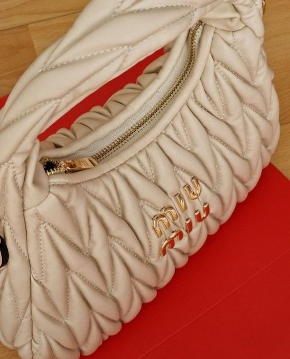 Geanta damă,new collection,culoare nude,curea detasabila, saculet