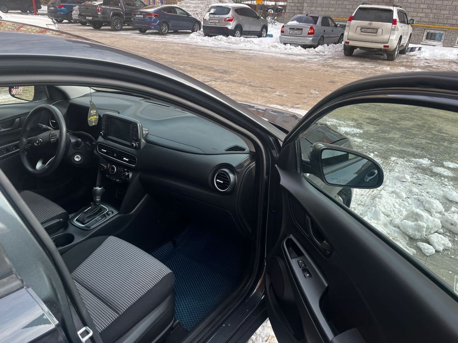 Продам срочно Hyundai kona 2021