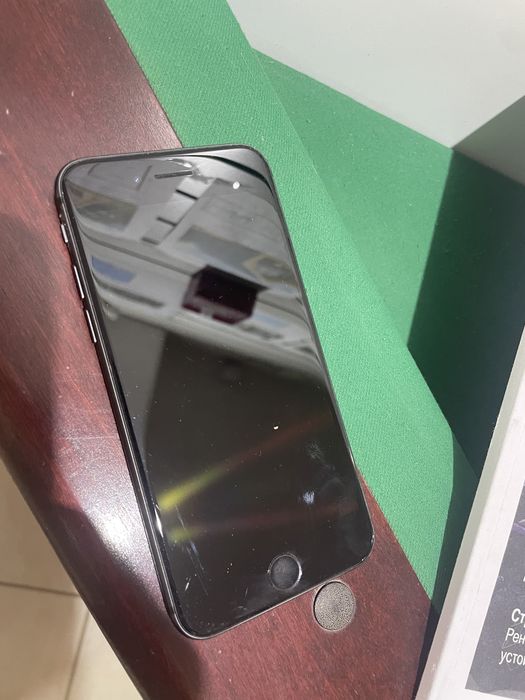 Продам исправный iPhone 8 256 GB