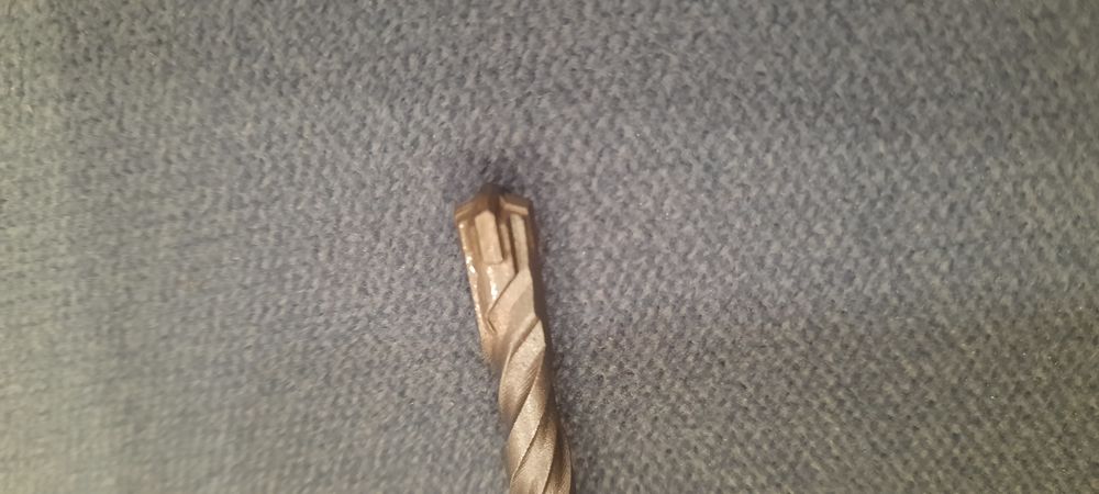 Продам Бур 6×110 цена 250тг.