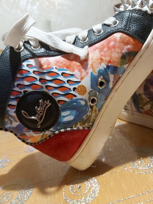 Оргинални маратонки с шипове за девойка