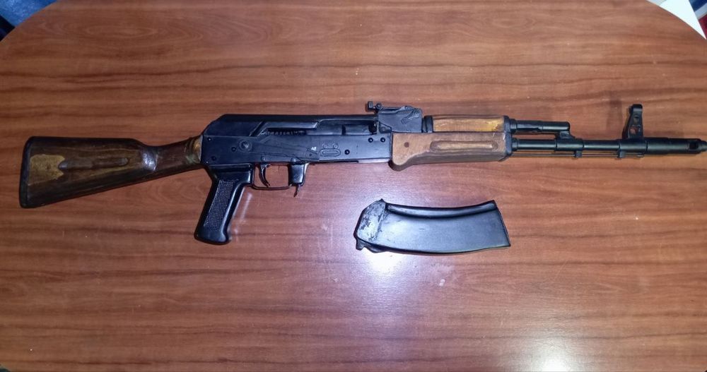 Продам игрушечный АК-74 из дерева