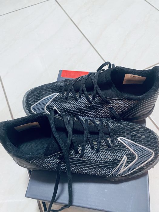 Продам бутсы почи новые