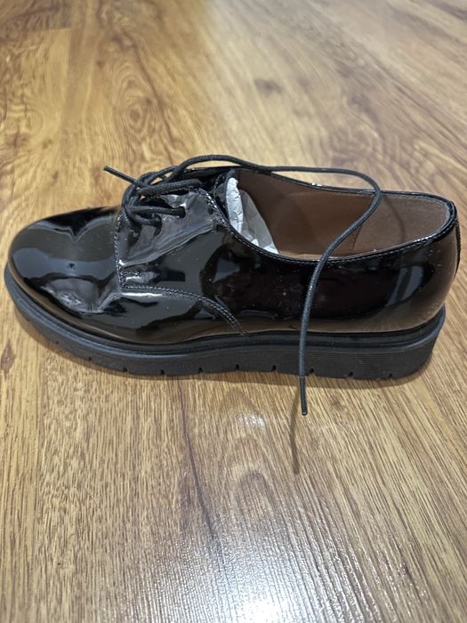 Pantofi din piele lac Anna Cori