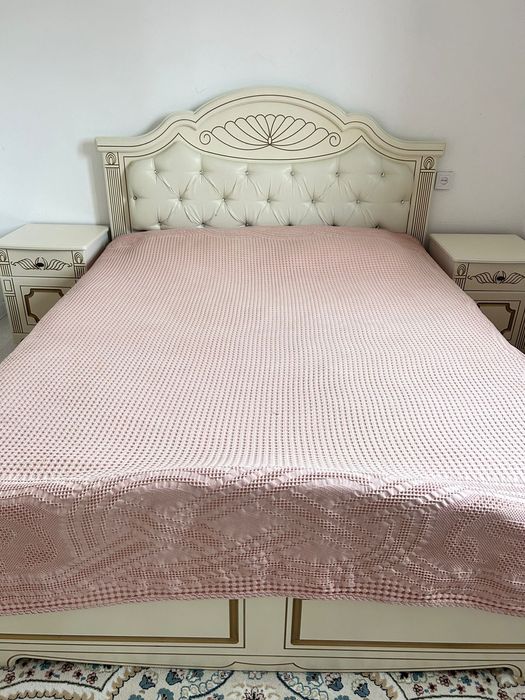 Кровать, бальные платье сатылады