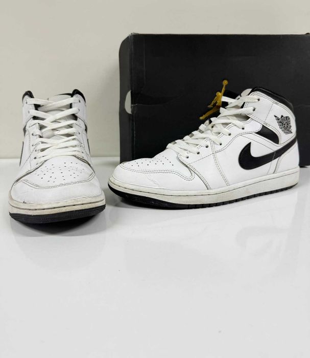 Jordan 1 Mid Reverse Panda