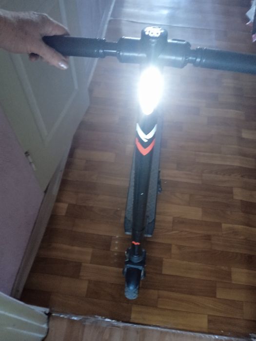 Продаю электросамокат