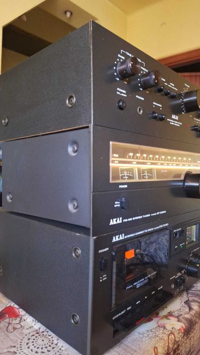 Tuner Akai AT-2250 black edition