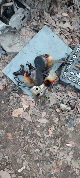 Запчасти Мерседес 190