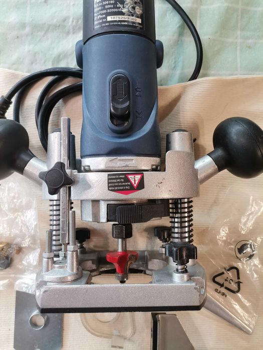 Три ел.машини (ренде,шлайфмашина и оберфреза)