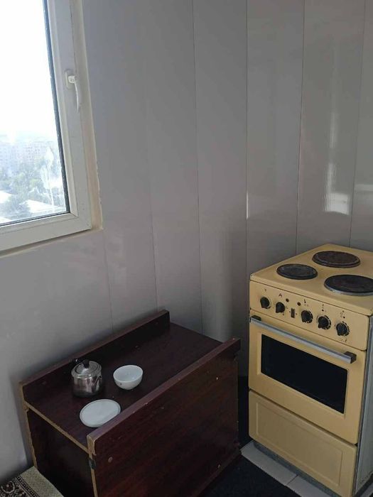 3 комнатная квартира Сергели-8, 14/16 --70 м², балкон 4 м², лифт,