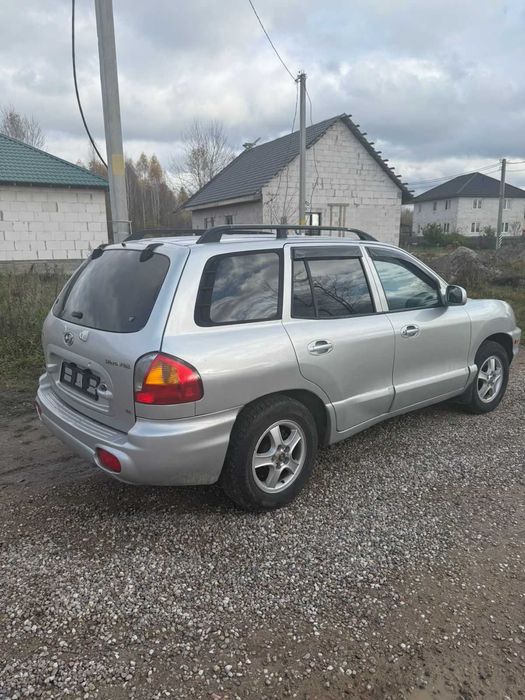 Hyundai Santa Fe.