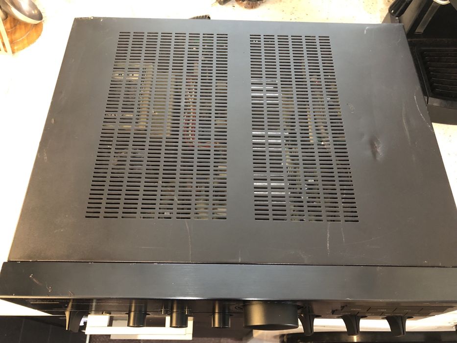 Onkyo A-8670 стерео Не работи