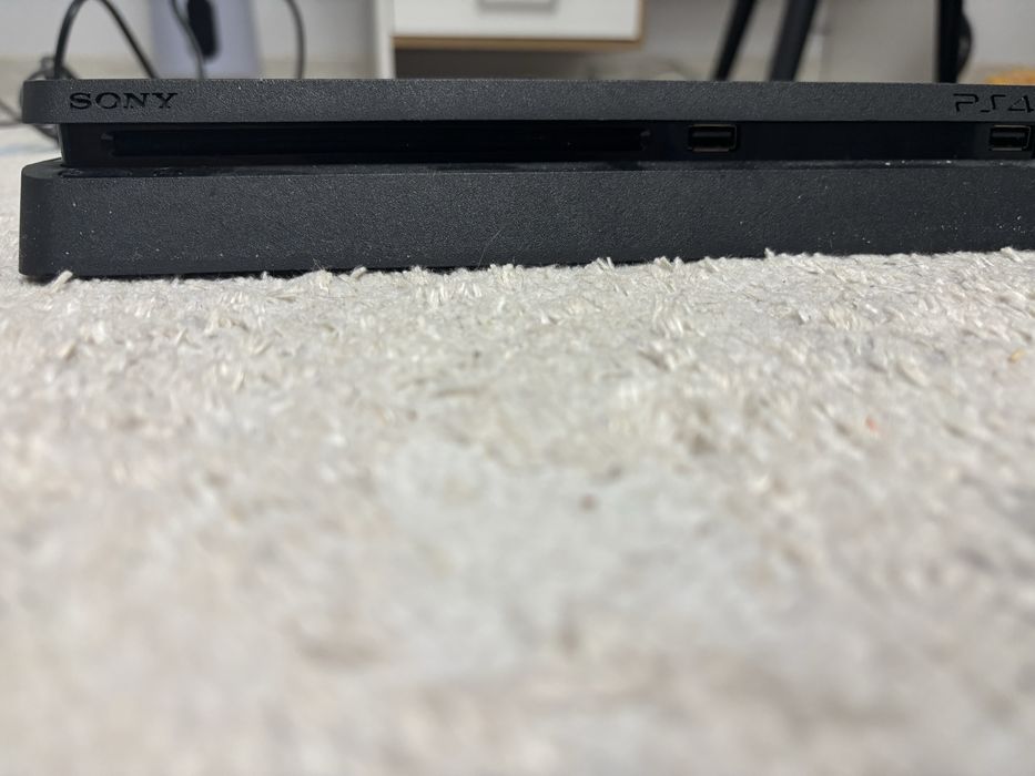 PlayStation 4 slim