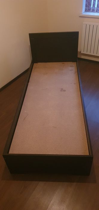 Диван сотилади 200х80см.