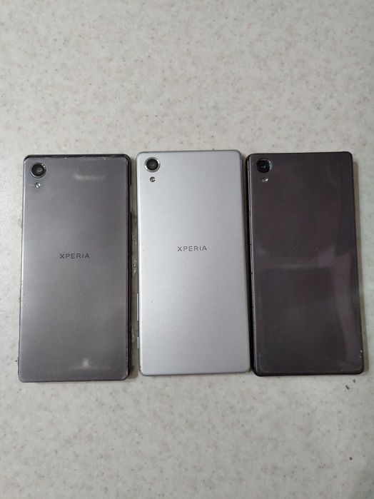 Sony Xperia X 3/64GB и 3/32GB 3 броя за части