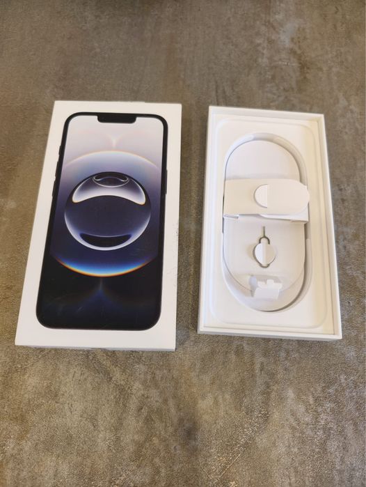 продаю Iphone 16e, б/у