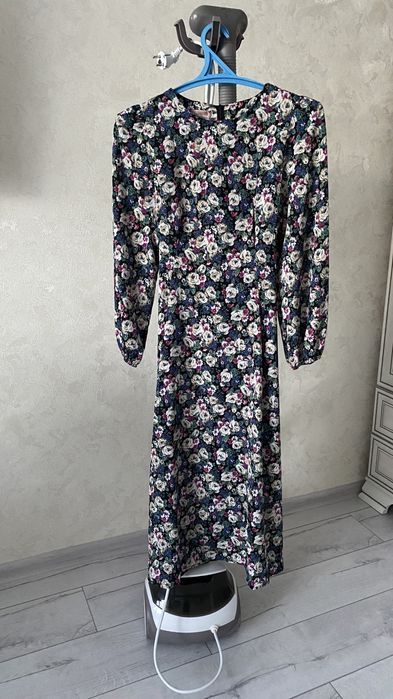 Продам платья новые