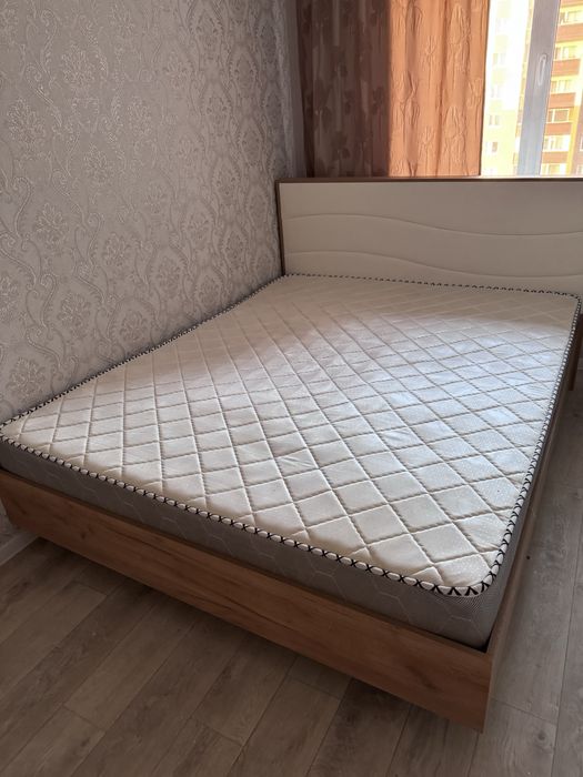 Двухспальная кровать