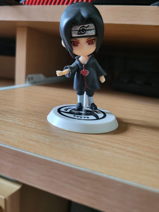 Продам фигурку Итачи