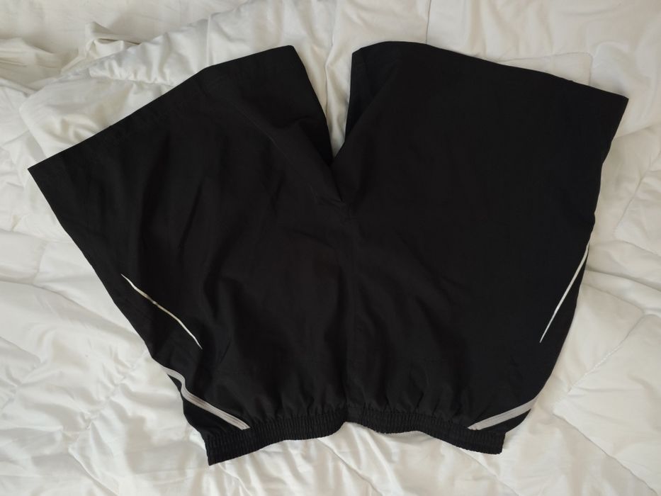 Оригинални къси панталони Adidas L