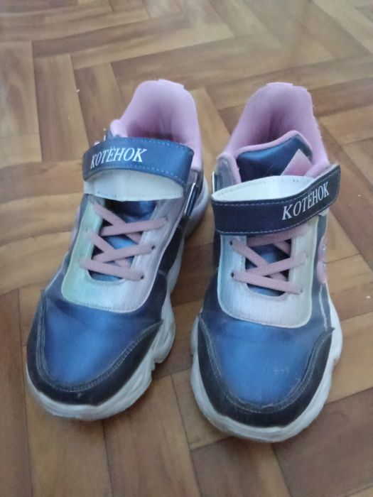 Кросовки в отличном состоянии рр 34