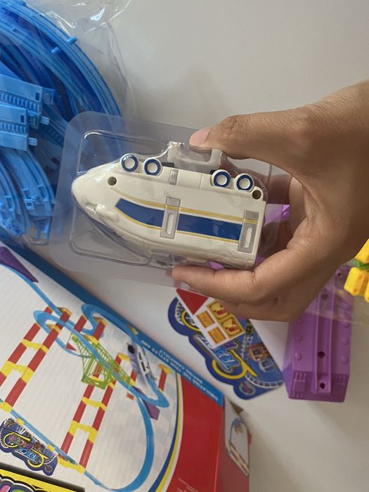 Локомотивче с 3D релсов път с лупинг, влак, релси, влакче