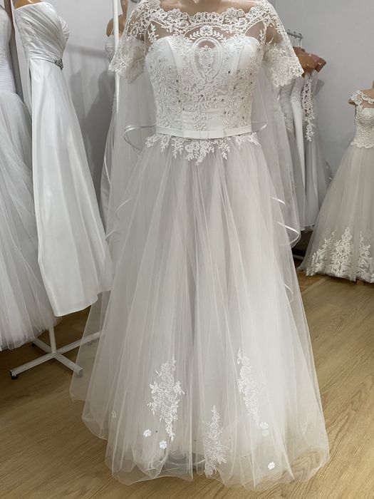 Rochii de mireasă si rochii de fetițe  en-gros