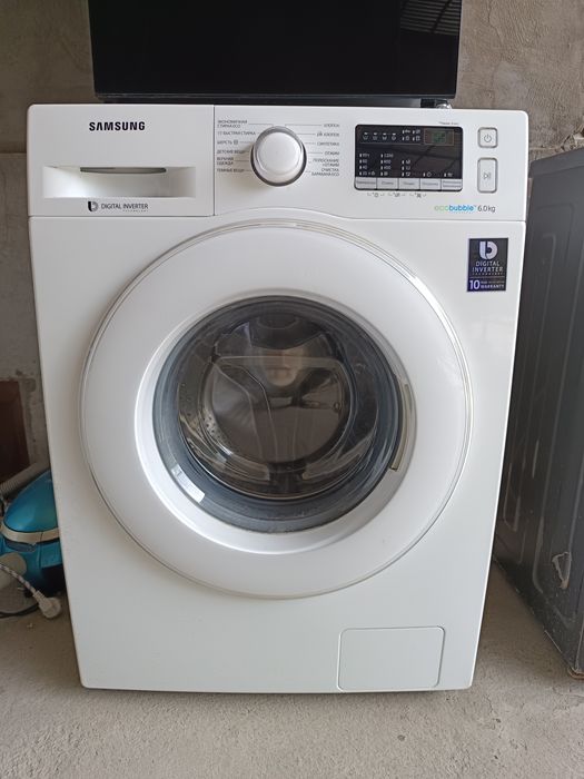 Kir moshina sotiladi