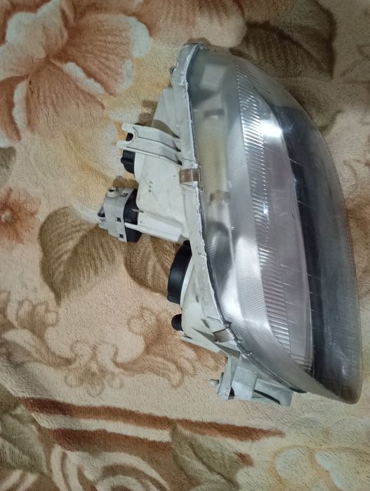 Фара на Мазда 323С