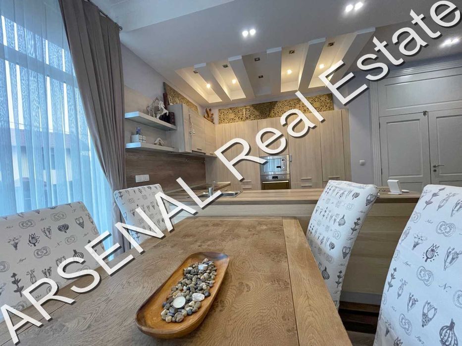 Дава се под наем Къща в София, Драгалевци - 360 кв.м за 1600 € - Снимка #2