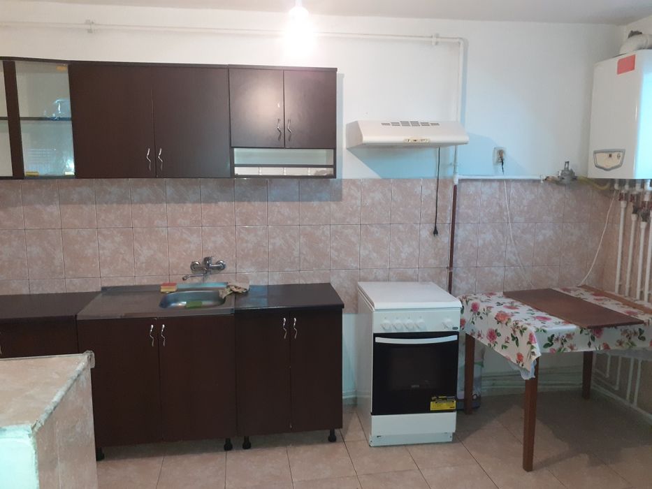 Apartamnet la caaa de inchiriat