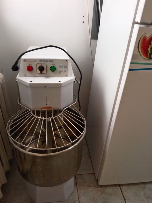 Тестомесильная машина