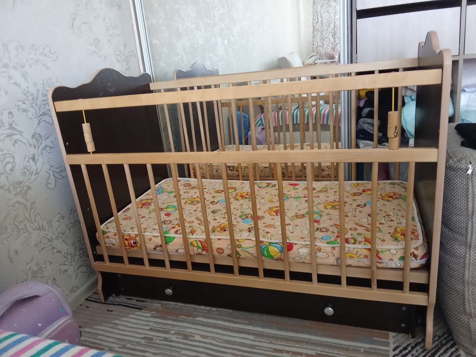Продам кроватку!!