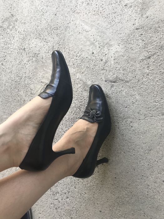 Туфли коженные с брощью