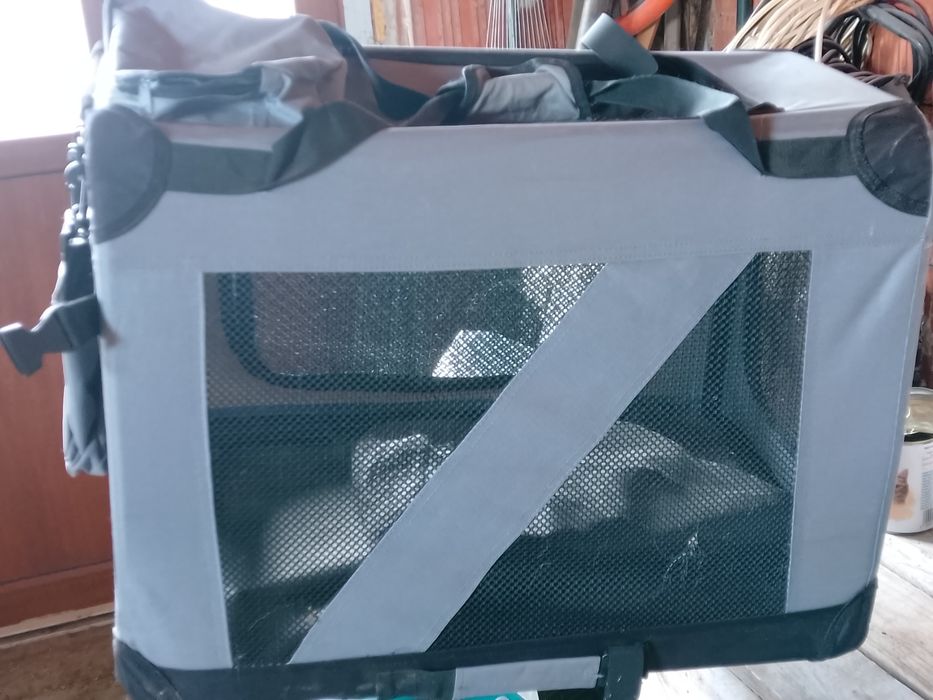 Vind cușcă pentru transportul cățeilor