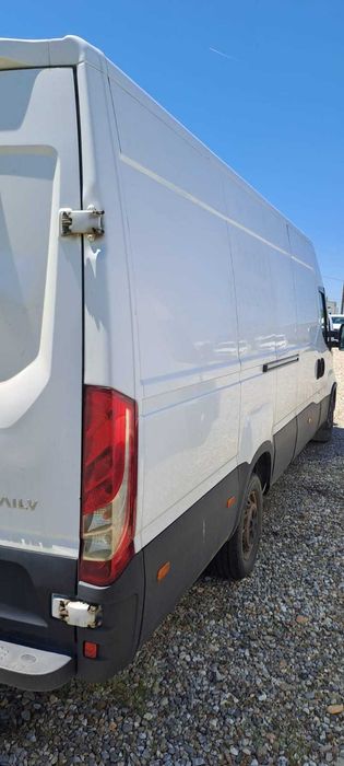 Autoutilitara Iveco Daily 35S16