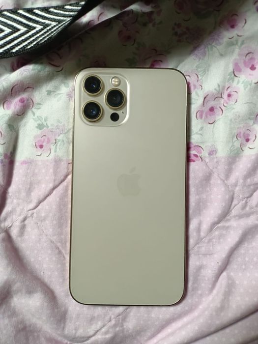 Ссрочно продам 12 про макс