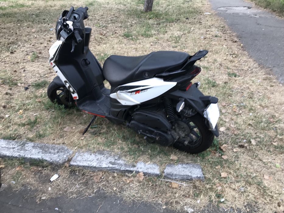 Scuter aprilia rs 125 an 2025
