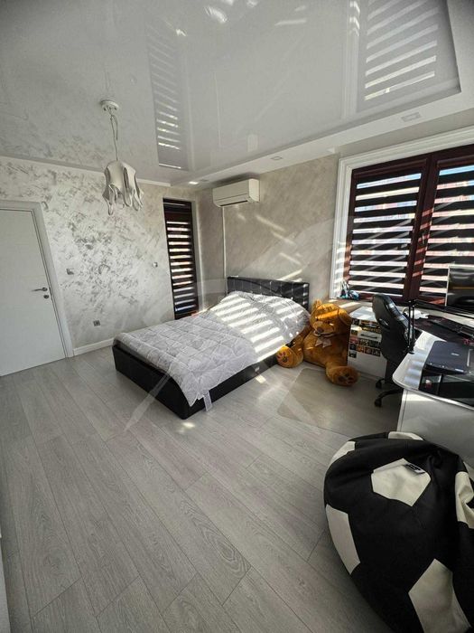 Продава се Многостаен апартамент в Пловдив, Остромила - 179 кв.м за 1637 €/кв.м - Снимка #1