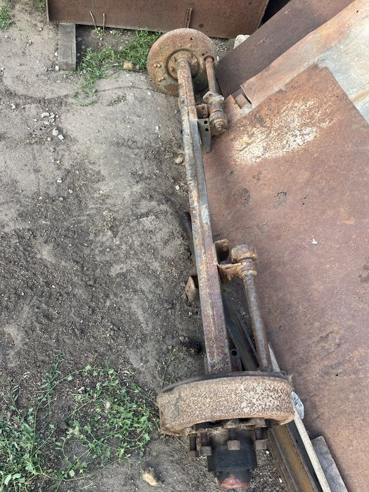 Продам ось со ступицами