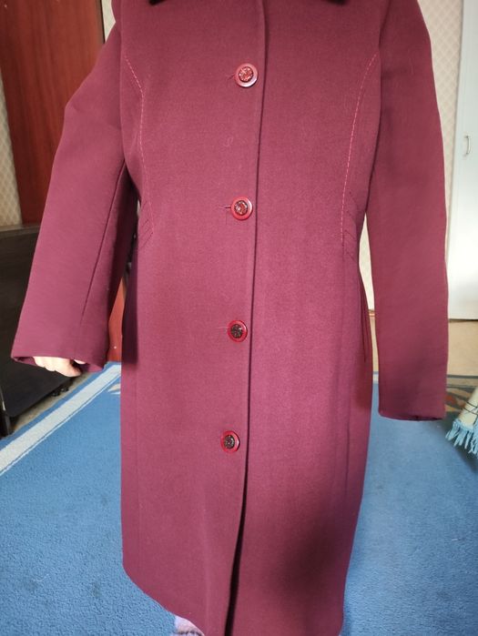 Продам пальто демисезонное
