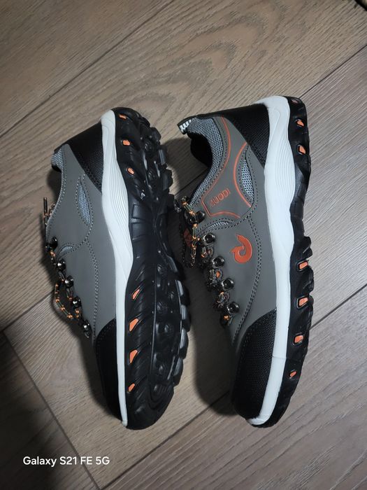 Vând Încălțăminte Sport