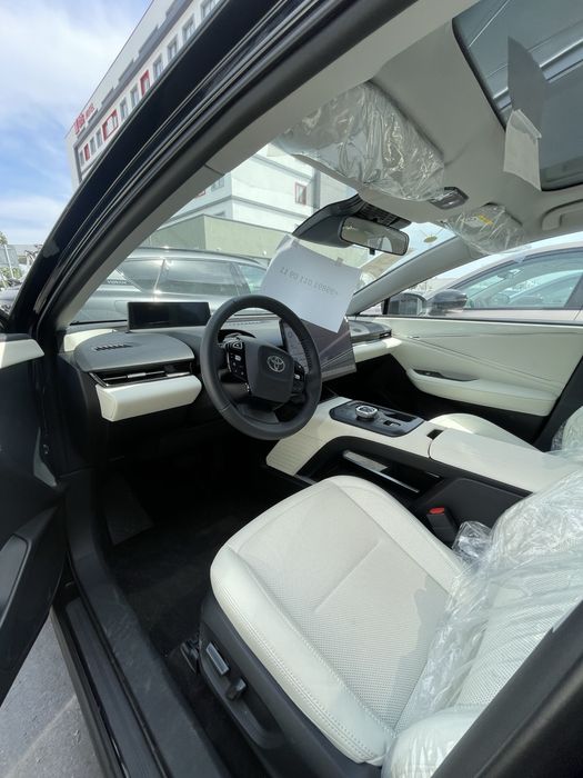 Tayota bz5 elektro 2025