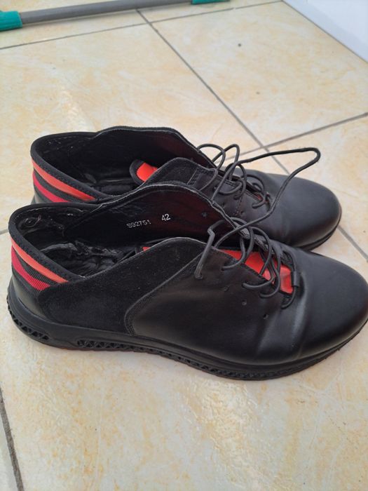 Продам кросовки размер 41 цена 1500 тенге